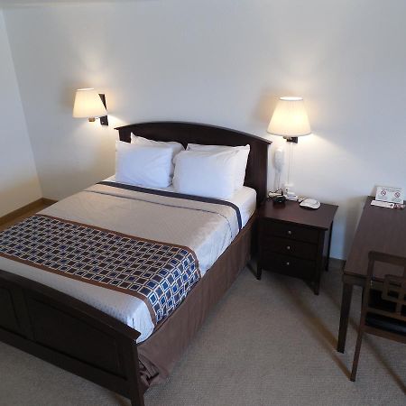 Motel 70 High Hill Bagian luar foto