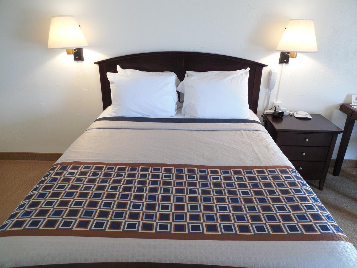 Motel 70 High Hill Bagian luar foto