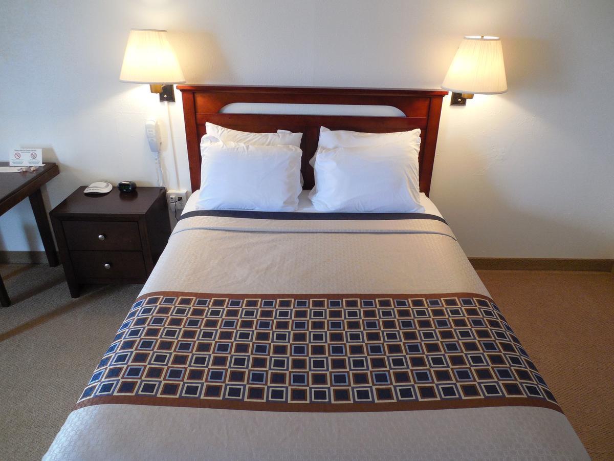 Motel 70 High Hill Bagian luar foto