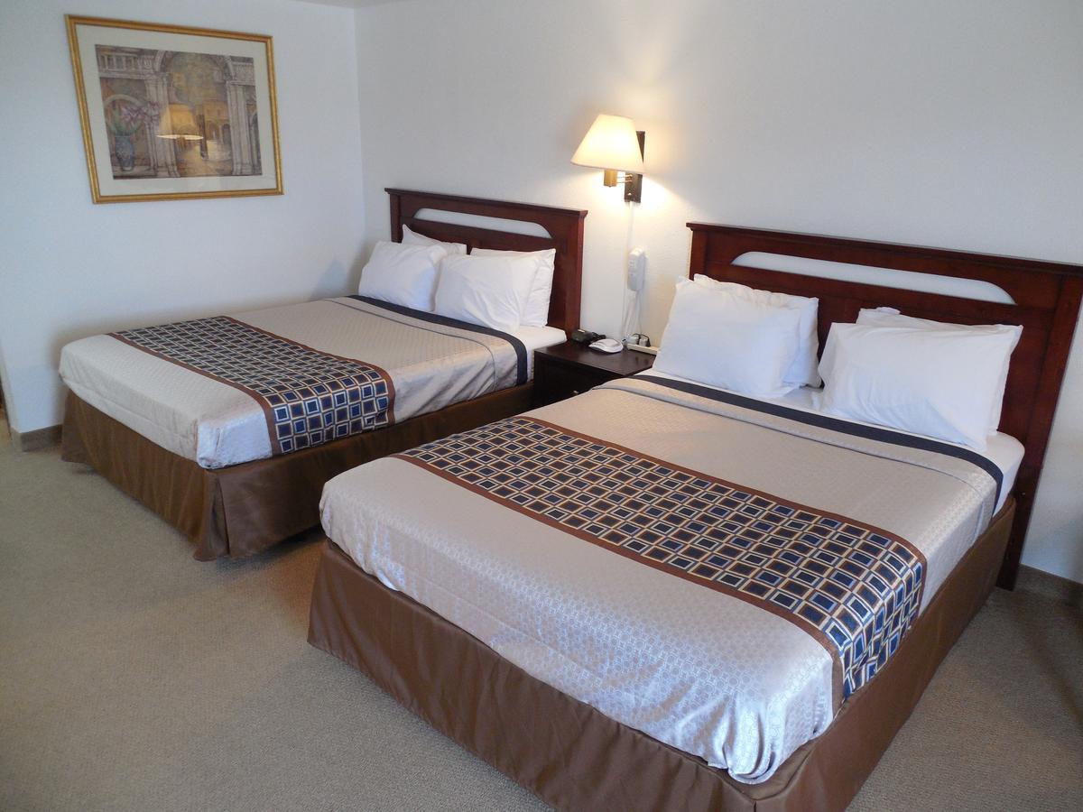 Motel 70 High Hill Bagian luar foto