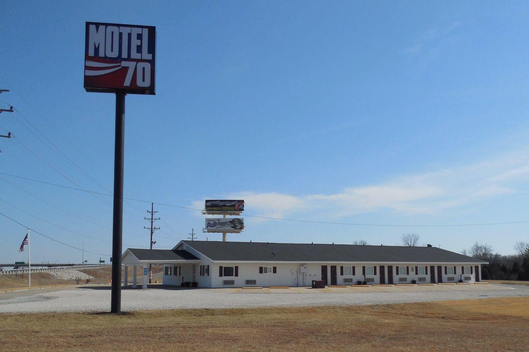 Motel 70 High Hill Bagian luar foto