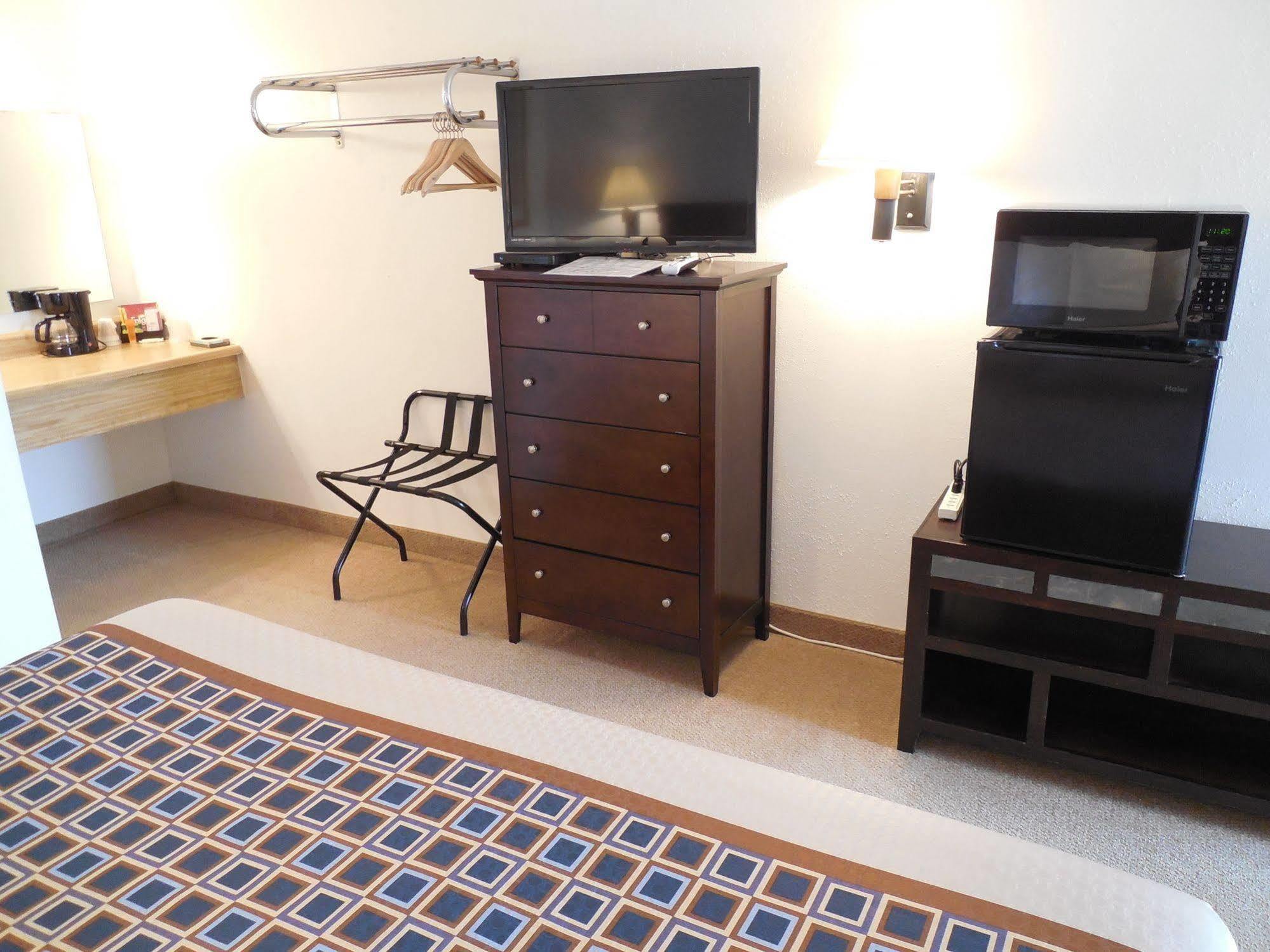 Motel 70 High Hill Bagian luar foto