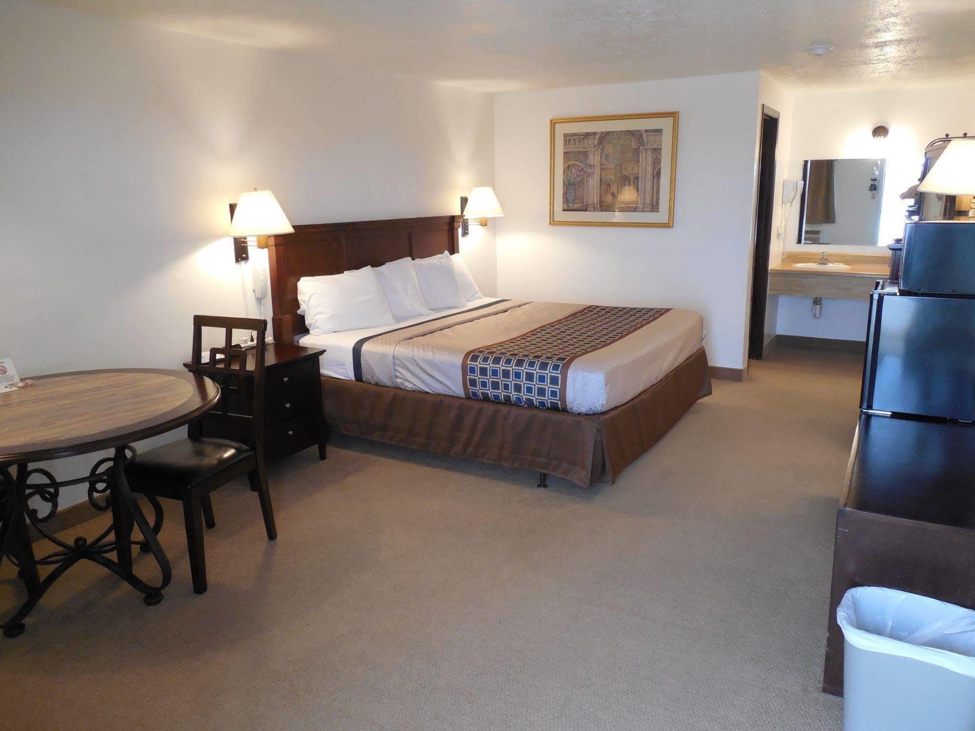 Motel 70 High Hill Bagian luar foto